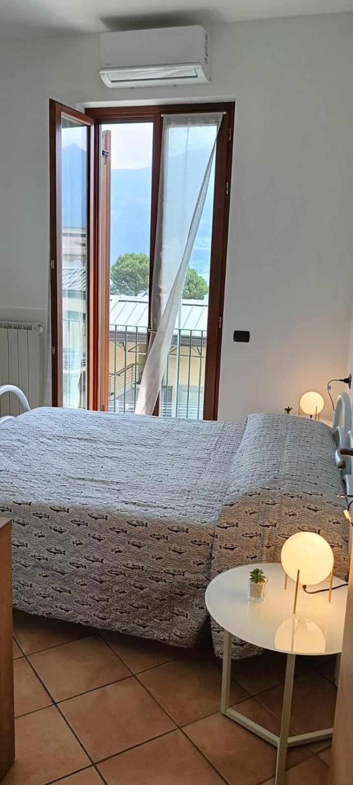 La Casa Dei Carta-New & Chic Apartman Lovere Kültér fotó