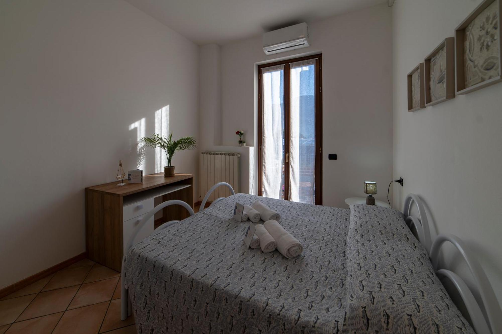 La Casa Dei Carta-New & Chic Apartman Lovere Kültér fotó