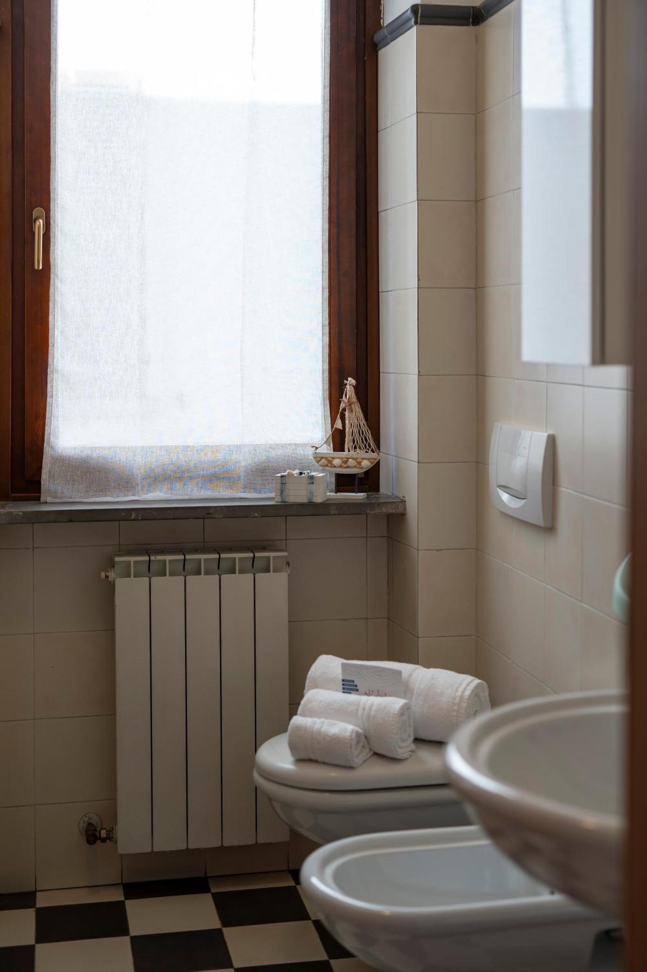 La Casa Dei Carta-New & Chic Apartman Lovere Kültér fotó